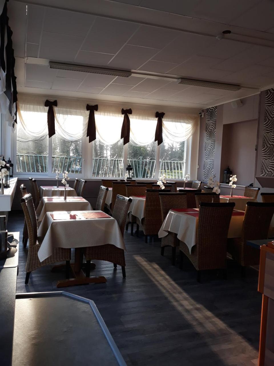 מרקיז Hostellerie De La Quenoeuille מראה חיצוני תמונה