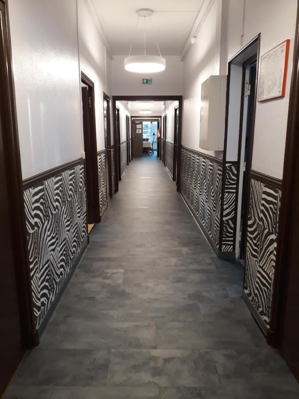 מרקיז Hostellerie De La Quenoeuille מראה חיצוני תמונה